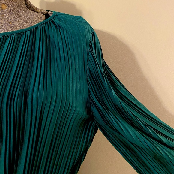 Emerald Pleated Dress - Picture 2 of 3